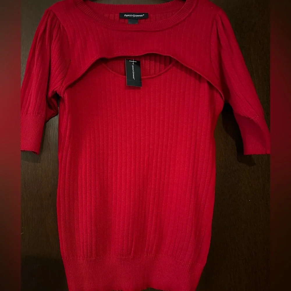 Red Sweater 14/16 - Picture 1 of 2